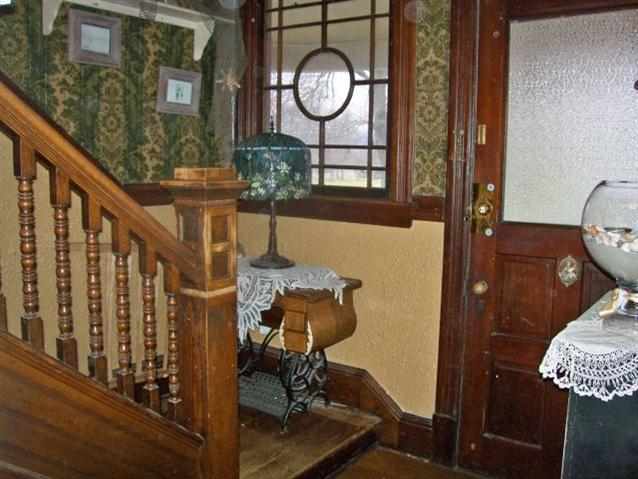 1017 E Mission Ave - Photo 3