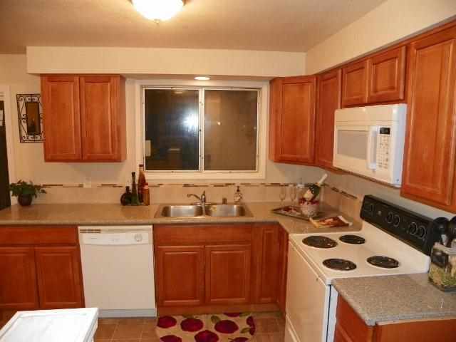 1123 E Heroy Ave - Photo 4