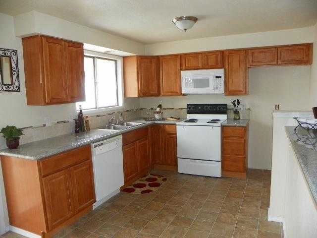 1123 E Heroy Ave - Photo 6