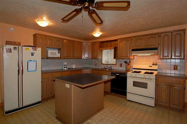 3832 White Pine Rd - Photo 3