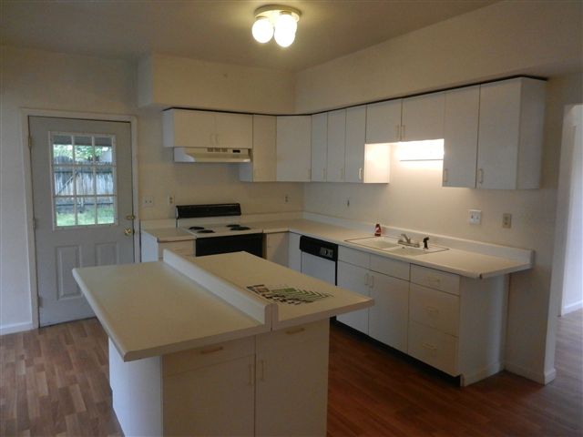 246 N Elm St - Photo 5