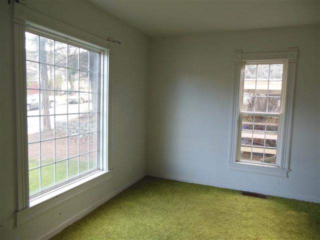 910 S Mill St - Photo 3