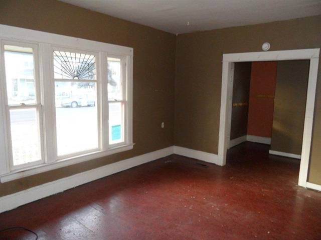 2624 W Broadway Ave - Photo 3