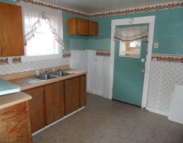 2624 W Broadway Ave - Photo 4