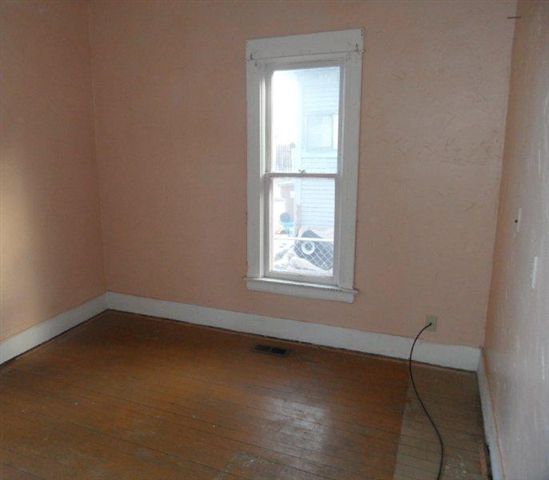 2624 W Broadway Ave - Photo 9