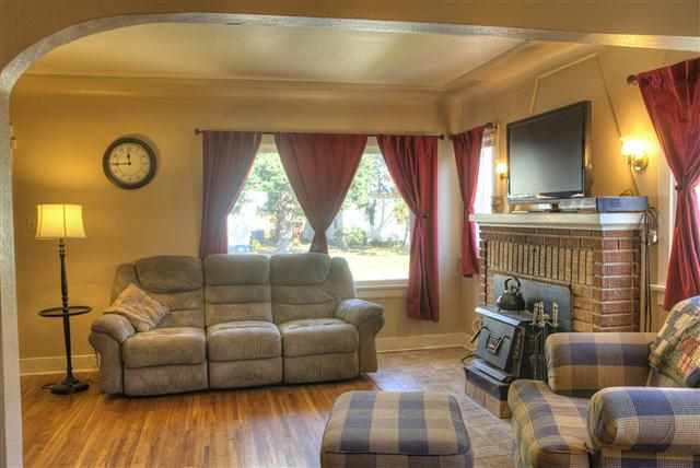 628 E Glass Ave - Photo 4