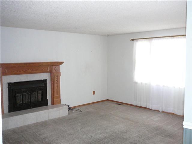 2211 E 49th Ave - Photo 3