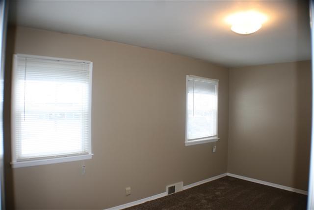 4829 W Princeton - Photo 10