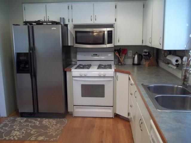 6521 N Catherine St - Photo 4