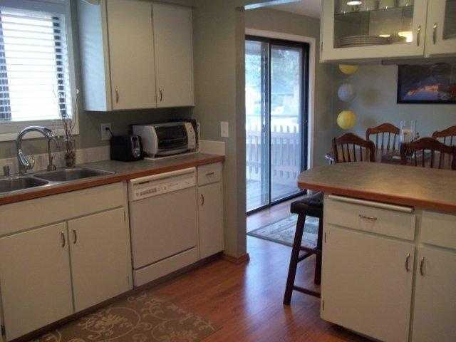6521 N Catherine St - Photo 5