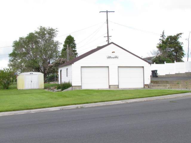 211 E 6th St - Photo 9
