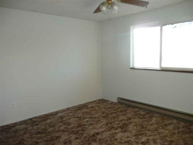 10605 S Spokane St - Photo 5