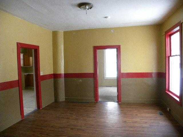 320 College Ave - Photo 3
