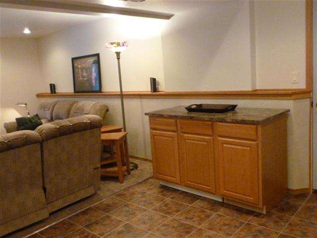 108 E Wynot - Photo 12