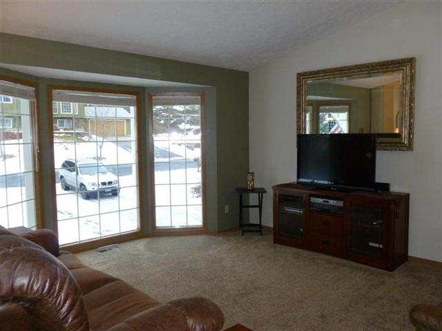 108 E Wynot - Photo 3