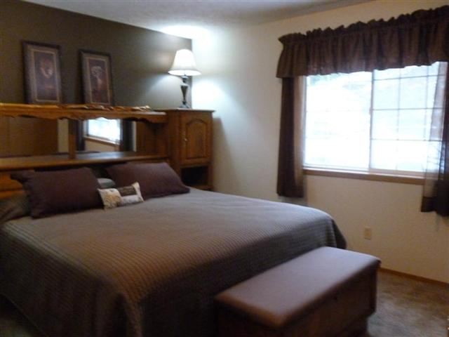 108 E Wynot - Photo 9