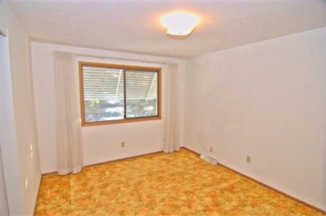 2918 W Woodside Ave - Photo 8