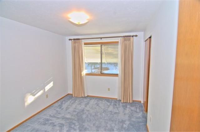 2918 W Woodside Ave - Photo 9