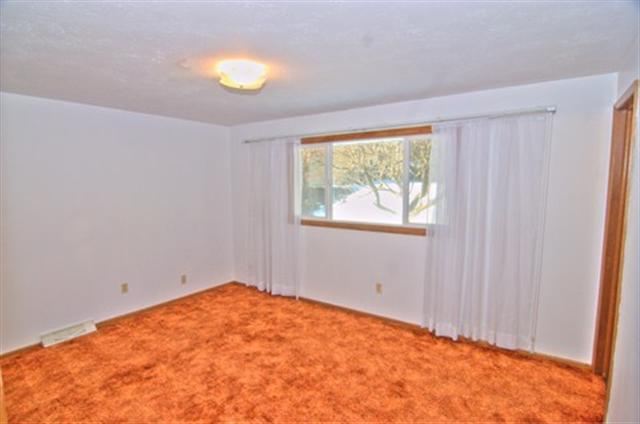 2918 W Woodside Ave - Photo 10