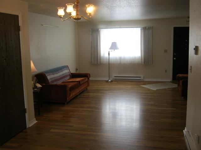 320 N WALKER St - Photo 4