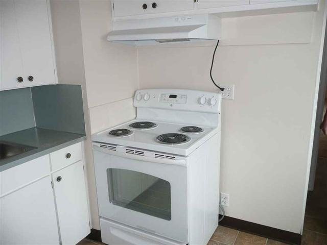 1227 E Courtland Ave - Photo 3