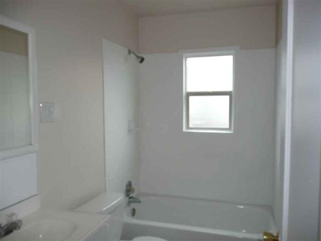 1227 E Courtland Ave - Photo 9