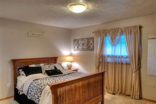1512 E Houghton Ct - Photo 5