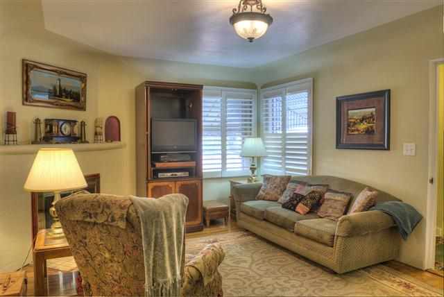 1727 E Hoffman Ave - Photo 3