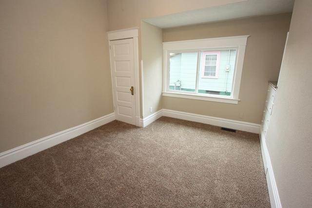 112 E Bridgeport Ave - Photo 15