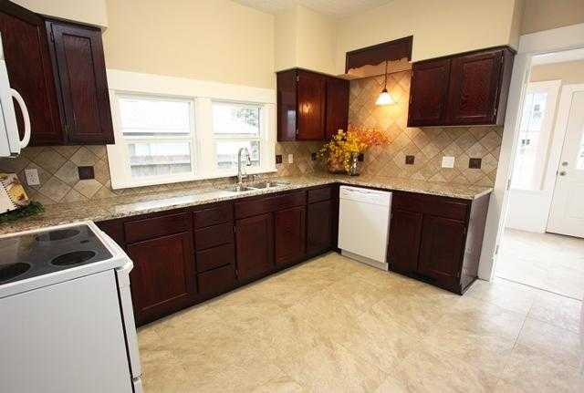 112 E Bridgeport Ave - Photo 6