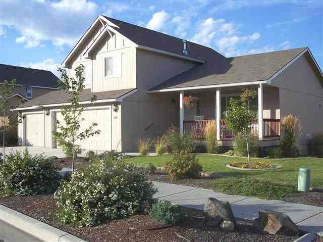 18007 E 11th Ave - Photo 1