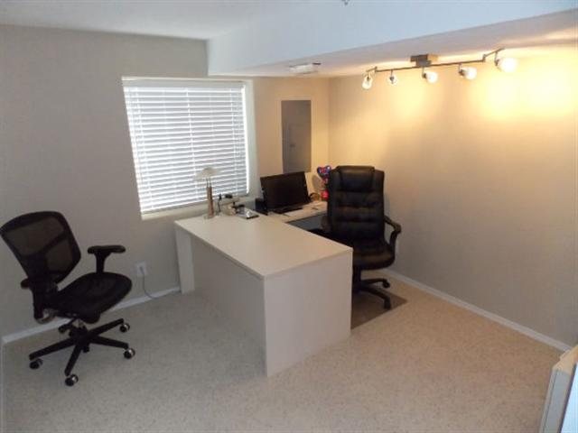18007 E 11th Ave - Photo 15