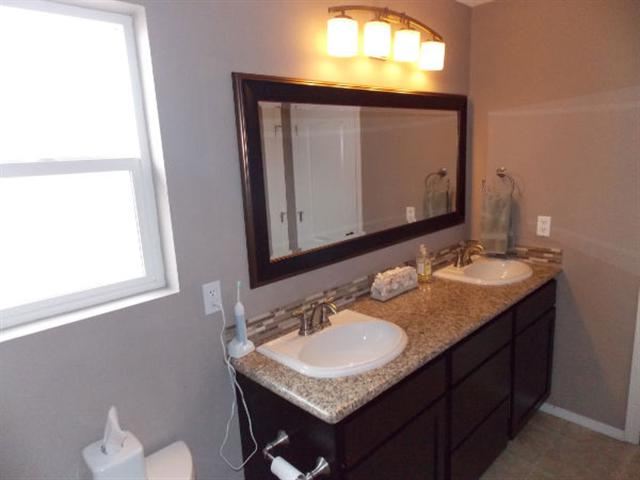 18007 E 11th Ave - Photo 10