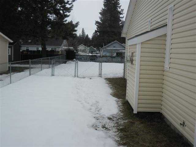 421 E 5TH - Photo 15