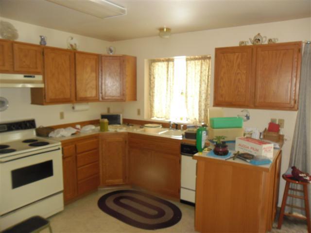 421 E 5TH - Photo 3