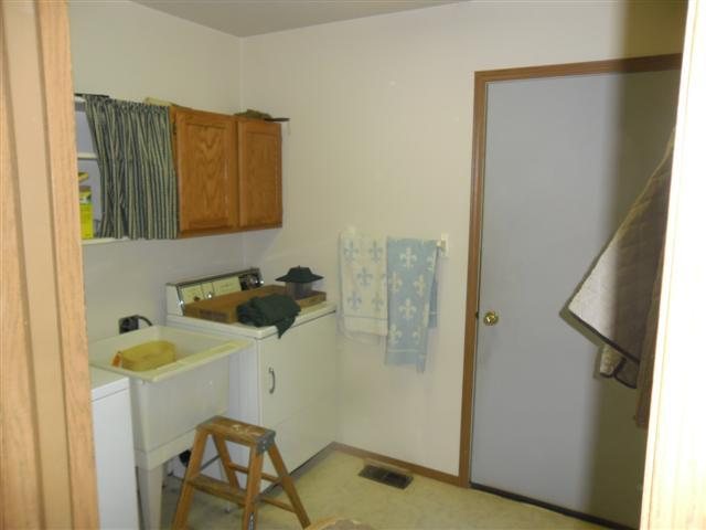 421 E 5TH - Photo 5