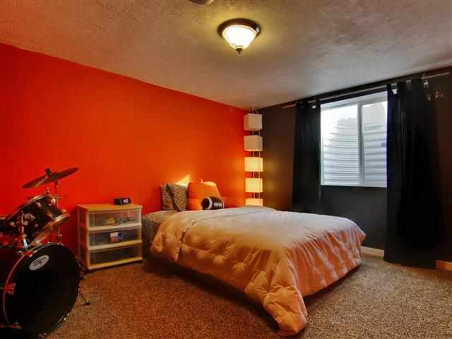922 E 40th Ave - Photo 15
