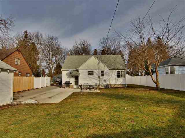 922 E 40th Ave - Photo 16