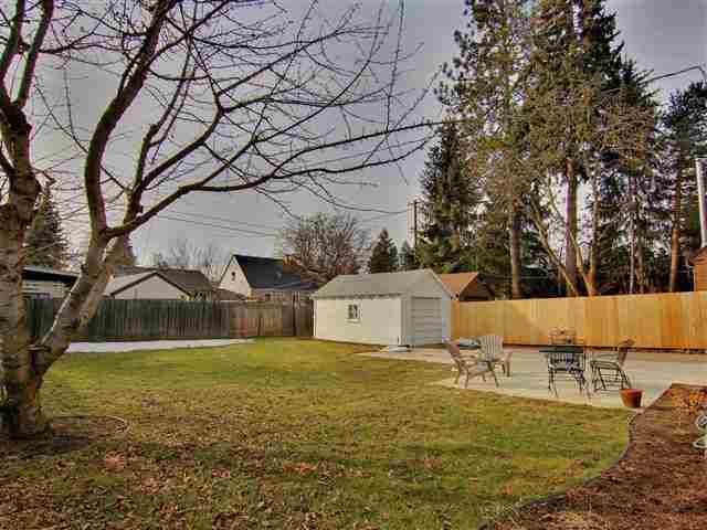 922 E 40th Ave - Photo 20