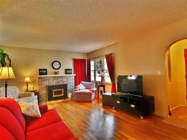 922 E 40th Ave - Photo 4
