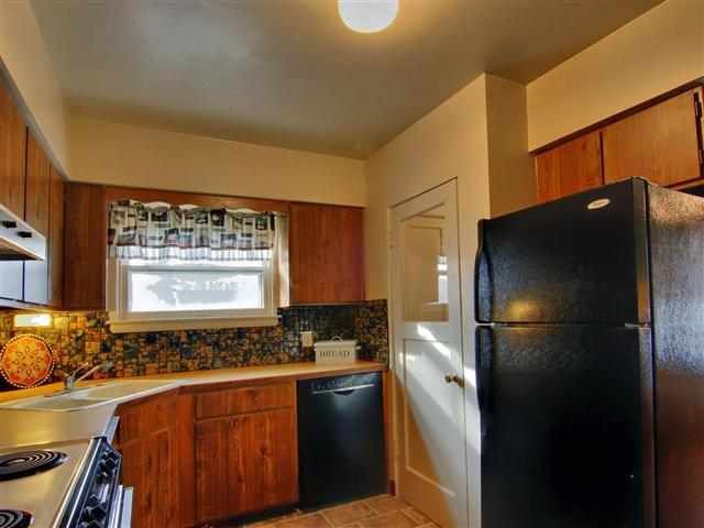922 E 40th Ave - Photo 10