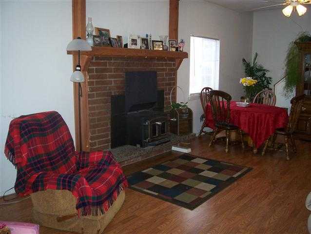 731 W 1st St - Photo 3