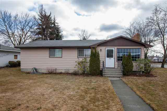 7606 E NORA Ave - Photo 1