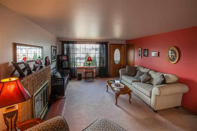 7606 E NORA Ave - Photo 2