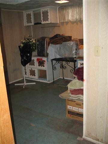 704 E Lyons - Photo 17