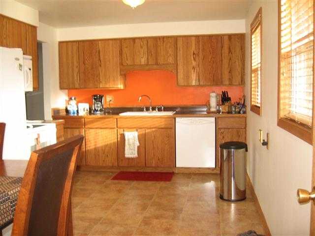 704 E Lyons - Photo 3