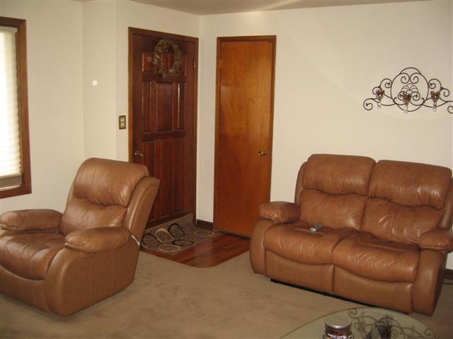 704 E Lyons - Photo 8