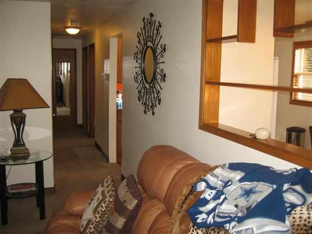 704 E Lyons - Photo 9