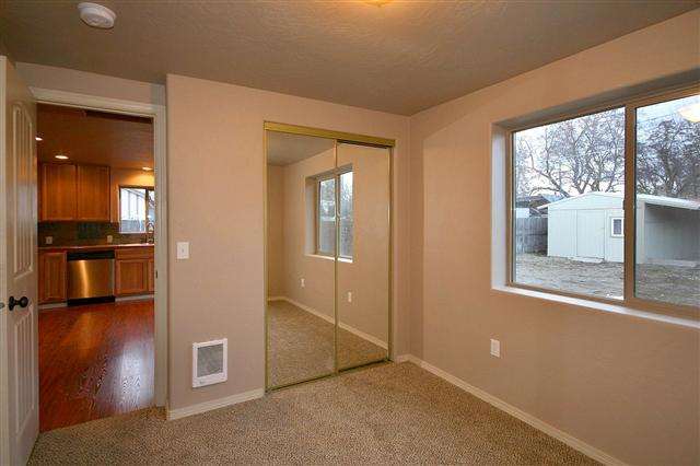 6705 E 8th Ave - Photo 13