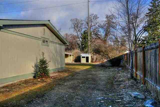 6705 E 8th Ave - Photo 18
